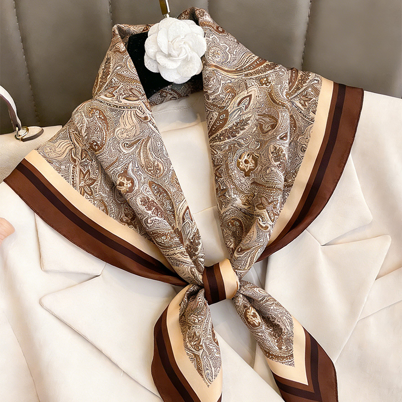 Luxury Women Silk Square Scarf - Discount Luxury Bags avaliação e preço