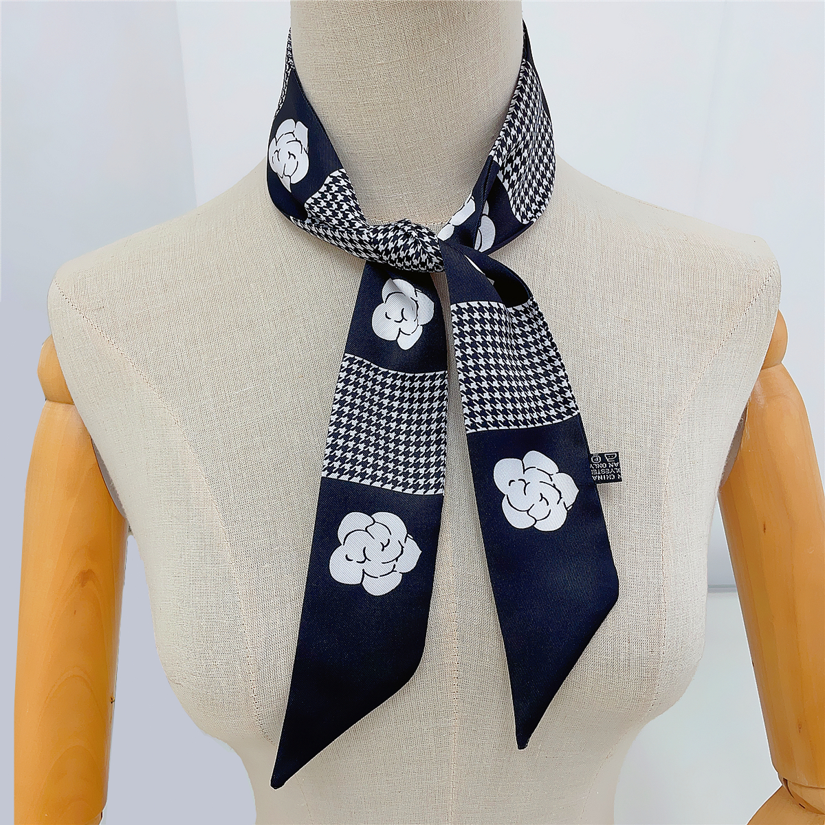 2023 Design Camellia Flower Br - Discount Luxury Bags avaliação e preço