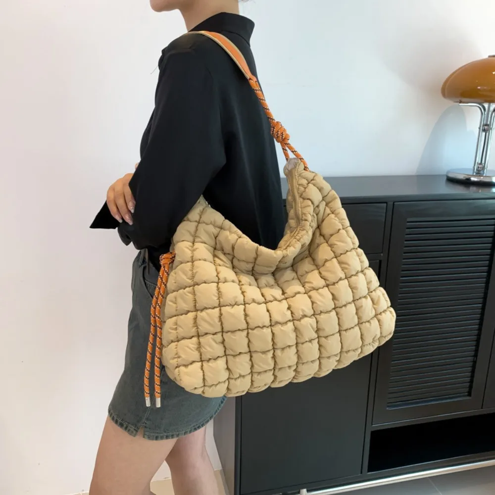 Vegan Down Pleated Shoulder Ba - Luxury Bags Vegan avaliação e preço