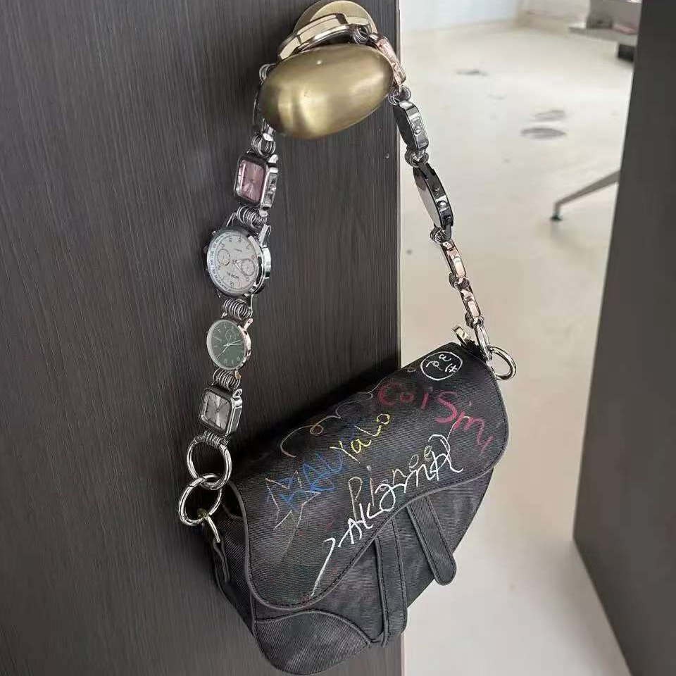 Cool Hand-Drawn Graffiti Heavy - Luxury Bags Dior avaliação e preço